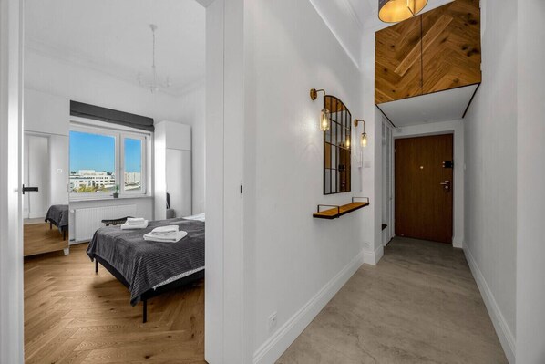 1 bedroom, desk, iron/ironing board, WiFi