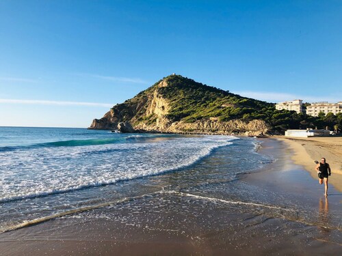 A1096 - Fantastic flat with sea views and garage in second line of the beach