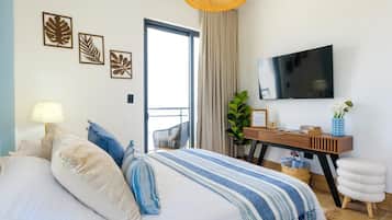 Comfort-studio, parveke, kaupunkinäköala | Silitysrauta/-lauta, ilmainen Wi-Fi