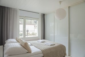 Työpöytä, silitysrauta/-lauta, Wi-Fi