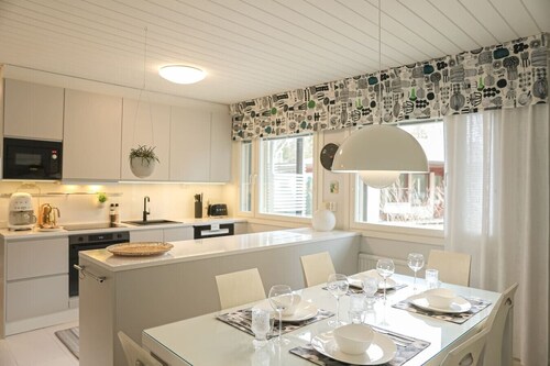 Arctic Villa Ranka - 3 BDR - Private Sauna - Parking