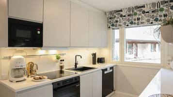 Microwave, oven, stovetop, dishwasher