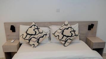 Suite estudio Deluxe, balcón, vista a la ciudad | Insonorización, tabla de planchar con plancha y wifi gratis