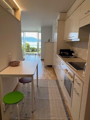 Four, plaque de cuisson