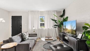 Apartment, 2 Bedrooms | Living area