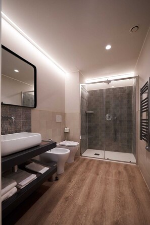 Family Studio Suite, Hot Tub | Bathroom | Shower, free toiletries, hair dryer, bidet - CA' SAN CRISTOFORO (Milan)