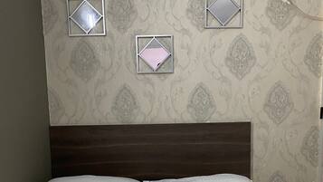 Meja, ruang kerja komputer riba, Wi-fi percuma