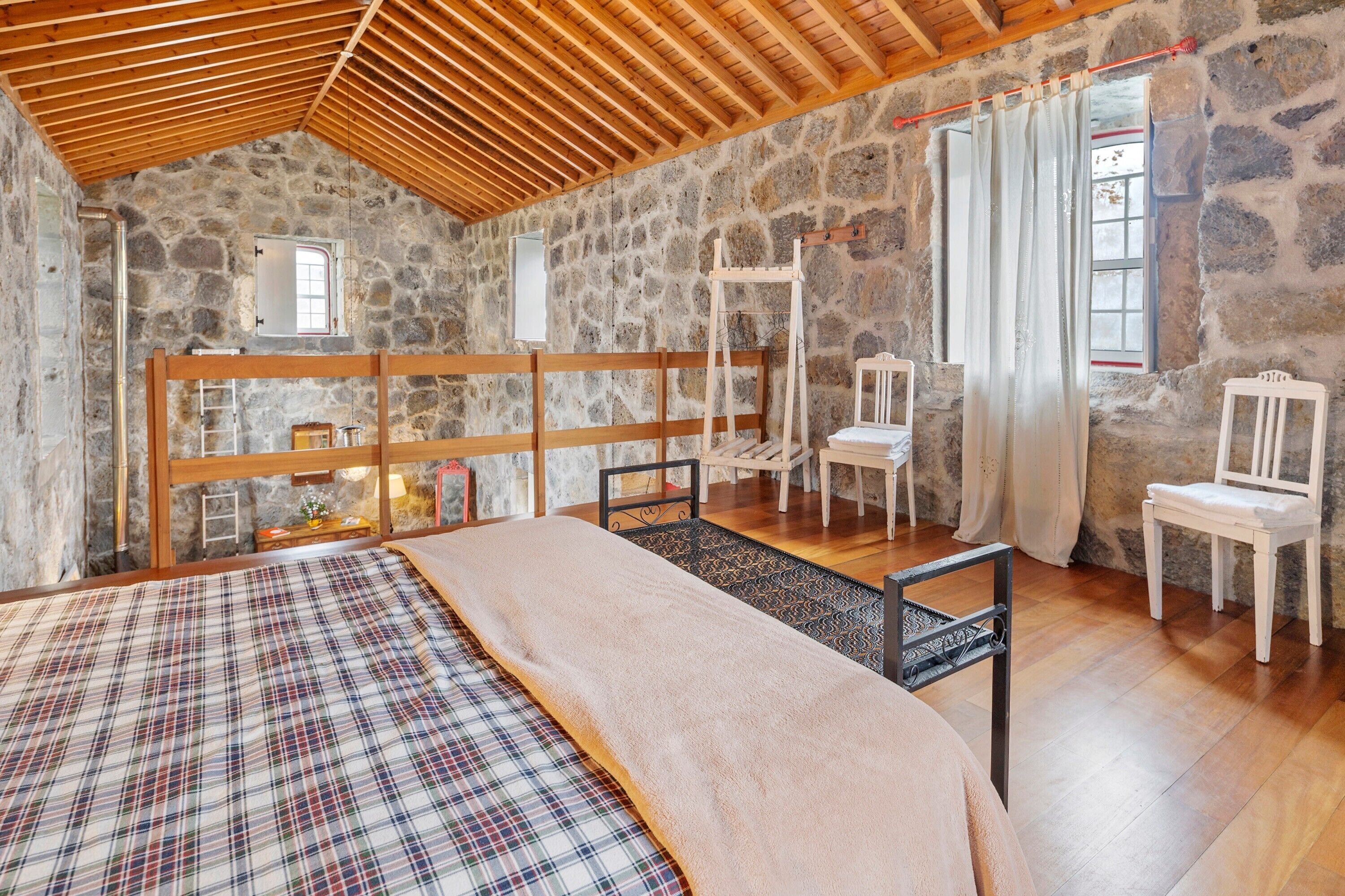 Strykejern/-brett, wi-fi og sengetøy