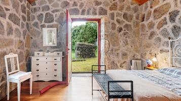 Ferros/tábuas de passar roupa, Wi-Fi, roupa de cama