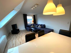 Appartement Classique, vue montagne | Coin séjour