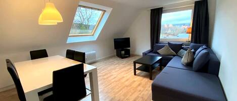 Classic Apartment, Mountain View | Living area