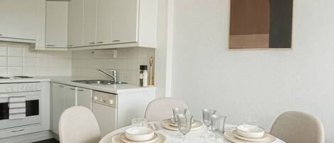 ميكروويف، فرن، موقد طهي مسطح، غسالة أطباق