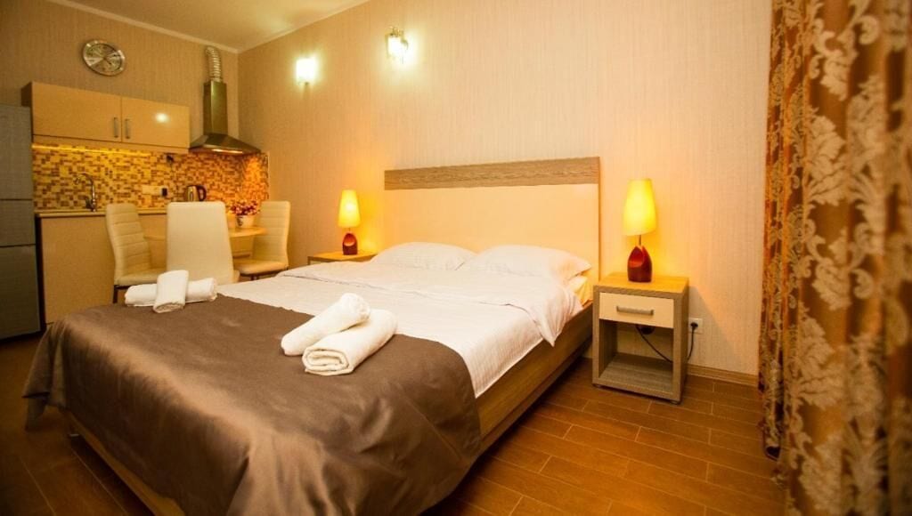 Standard Studio, Balcony | Private kitchen | Fridge, microwave, stovetop