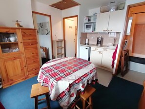 Fridge, microwave, dishwasher