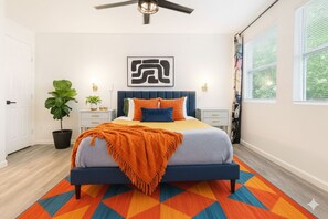 3 chambres, bureau, fer et planche à repasser, lit parapluie