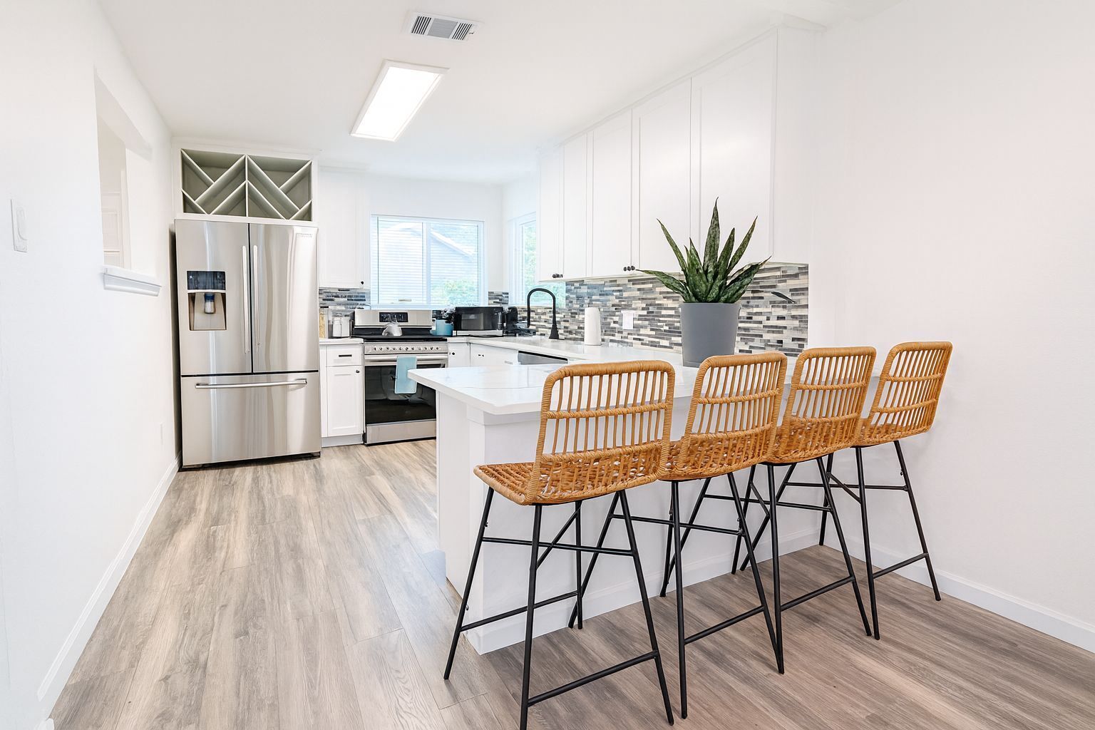 冰箱、微波炉、烤箱、炉灶