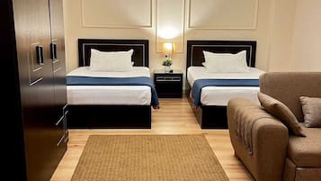 1 habitación, tabla de planchar con plancha, wifi y ropa de cama