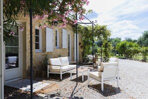 House, 1 Queen Bed with Sofa bed | Terrace/patio - Gite Petit Luberon chez Manon en Luberon (Lagnes)