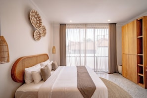 豪華別墅, 泳池景觀 | 客房內保險箱、書桌、筆電工作空間、遮光布/窗簾