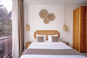 In-room safe, desk, laptop workspace, blackout drapes - Villa Amaya (Canggu)