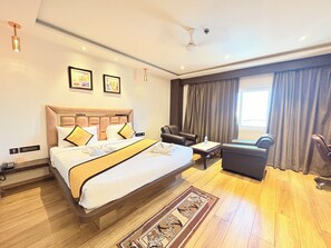Luxury Room, City View | Free WiFi, bed sheets