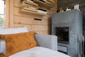 4 bedrooms, WiFi, bed sheets