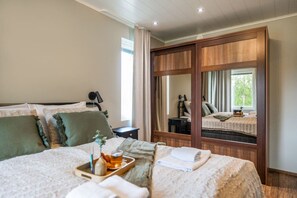 4 室のベッドルーム、WiFi、ベッドシーツ