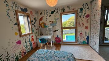 5 habitaciones, tabla de planchar con plancha, wifi y ropa de cama