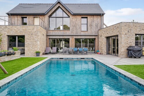 Villa 'Breizh'ome' with Private Pool, Private Terrace, and Wi-Fi