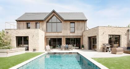 Villa 'Breizh'ome' avec piscine privée, terrasse privée et Wi-Fi