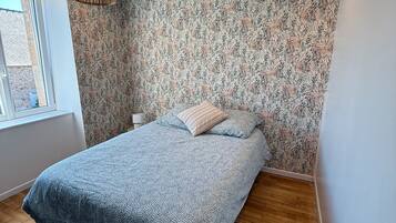 7 chambres, fer et planche Ă  repasser, Wi-Fi, draps fournis
