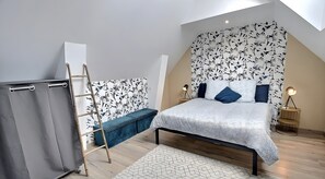 7 slaapkamers, een strijkplank/strijkijzer, wifi, beddengoed