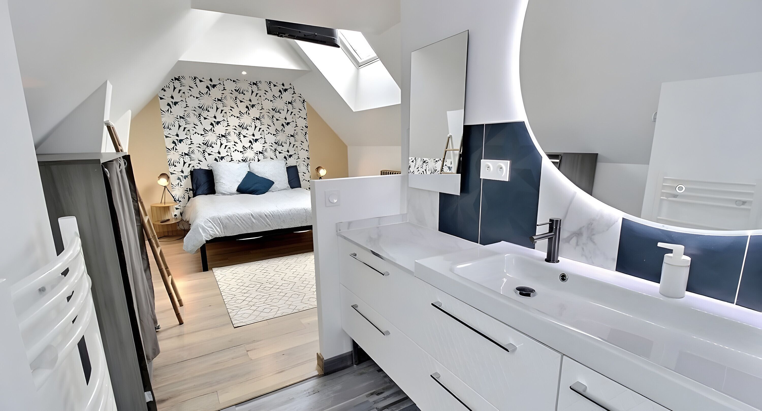 7 chambres, fer et planche à repasser, Wi-Fi, draps fournis