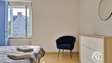 5 bedrooms, free WiFi, bed sheets