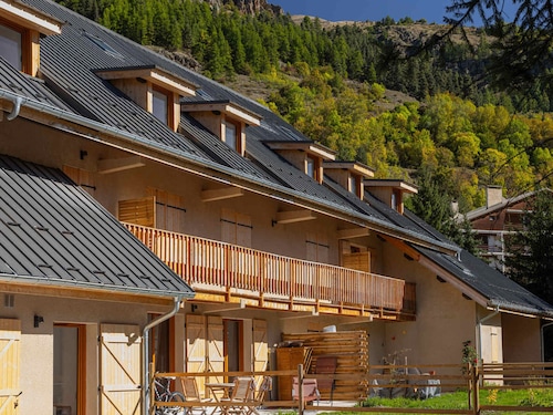 Appartement familial 4 adultes + 4 enfants, proche village, parking