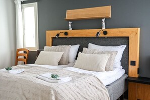 4 bedrooms, WiFi, bed sheets