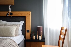 4 bedrooms, WiFi, bed sheets