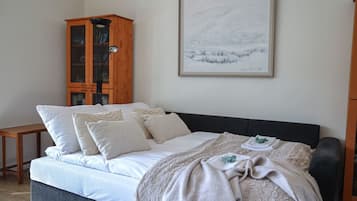 4 bedrooms, WiFi, bed sheets