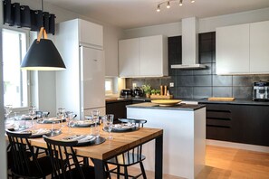 Fridge, microwave, oven, stovetop