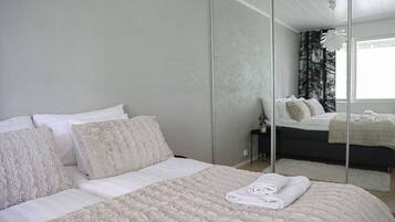 2 bedrooms, WiFi, bed sheets