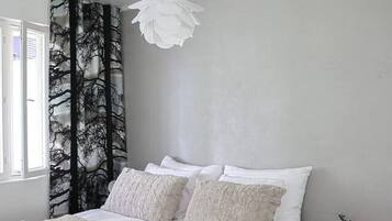 2 bedrooms, WiFi, bed sheets