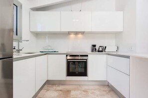 Fridge, microwave, oven, stovetop - Bouganvilla House FOR 6 PERSONS (Ariany)