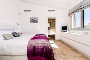 3 Schlafzimmer, Bügeleisen/Bügelbrett, Reisekinderbett, WLAN