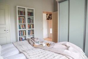 3 bedrooms, WiFi, bed sheets