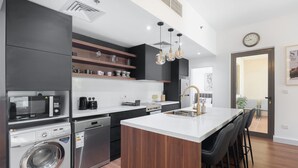 House - JBR Apartment Sleeps 4 Very Close to the Beach (Dubai)