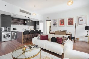 Apartment | 2 bedrooms, Internet - JBR Apartment Sleeps 4 Very Close to the Beach (Dubai)