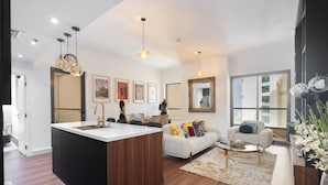 House - JBR Apartment Sleeps 4 Very Close to the Beach (Dubai)