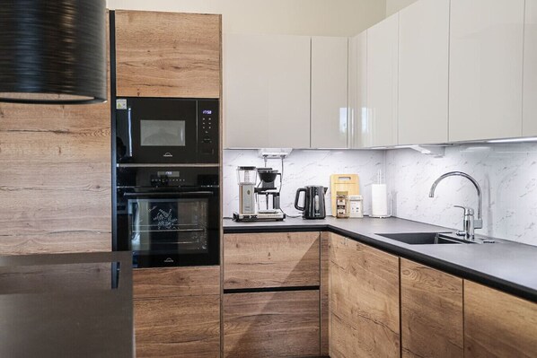 Fridge, microwave, oven, stovetop