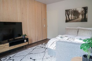 4 bedrooms, WiFi, bed sheets