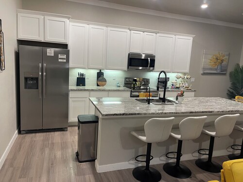 Serene Castle - Close to all attraction in Odessa Tx